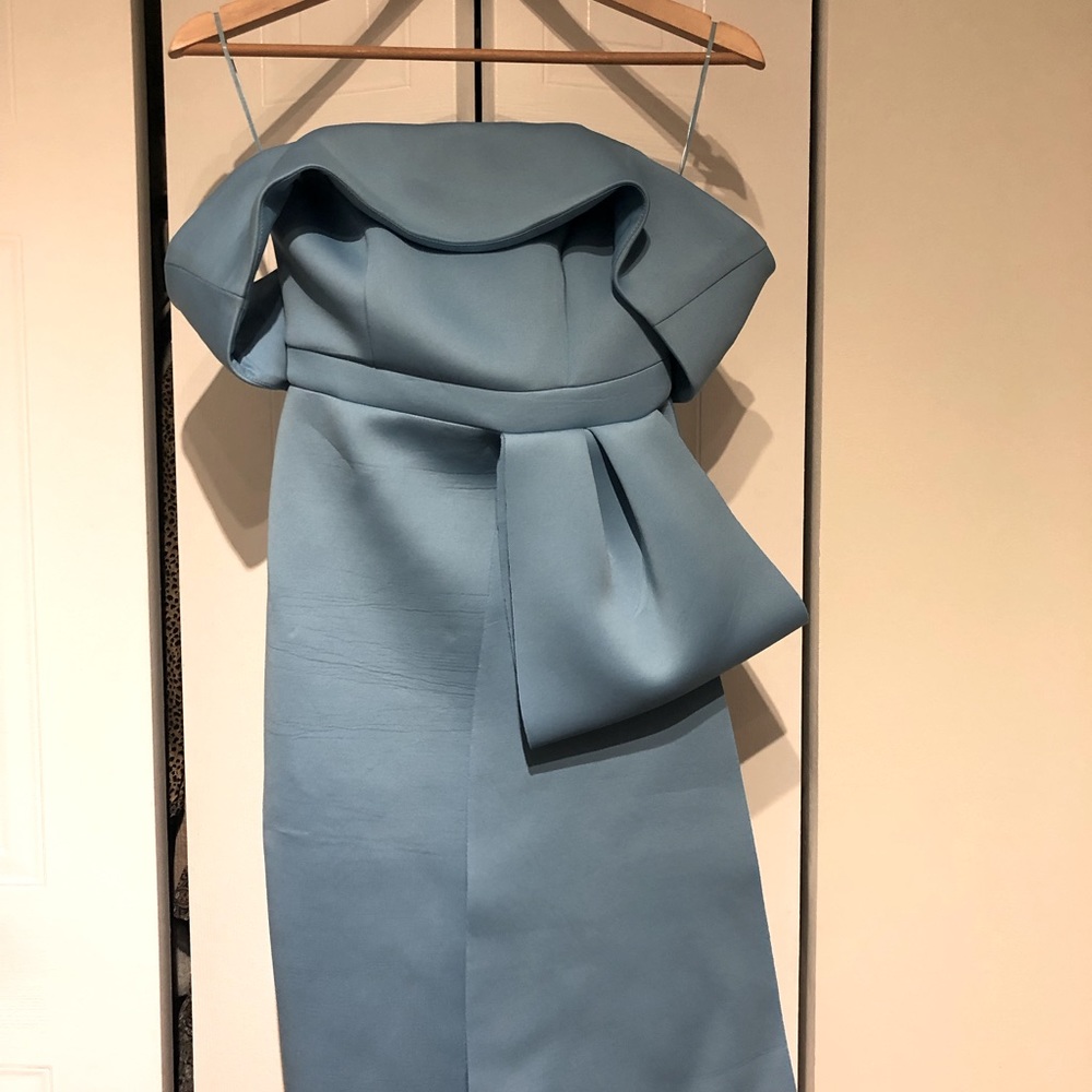Georgous blue off the shoulder dress with bow detail in front